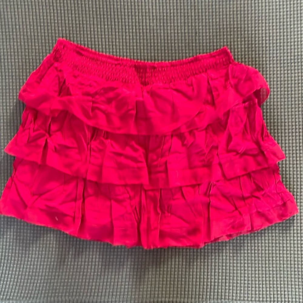 NWT Express Skirt Size M Berry Color